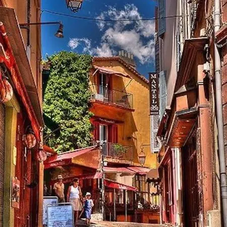 And Festival Palais Apartament *